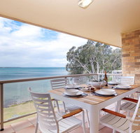 3 'Pelican Sands' 83 Soldiers Point Rd - stunning waterfront unit with magical water views  air conditioning - New Castle Holiday