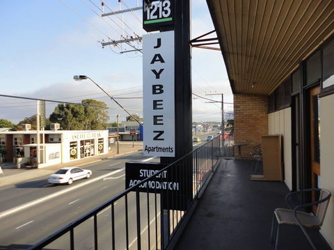 3 BEDROOM APARTMENT ST MARYS - New Castle Holiday 0