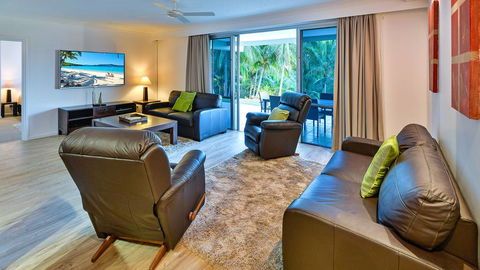 3 Bedroom Poinciana Lodge - New Castle Holiday 3