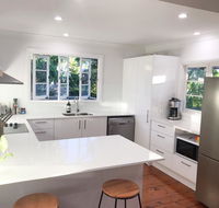 4 bedroom house - Walk to Southbank - New Castle Holiday