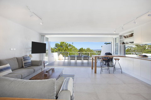 4/33 Noosa Drive - New Castle Holiday 2