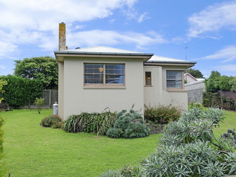 40 Campbell - New Castle Holiday 0