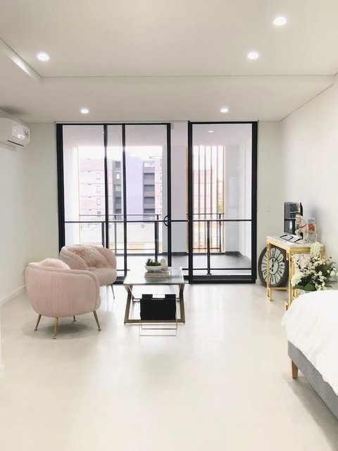 406 Studio Apartment - New Castle Holiday 3