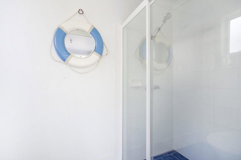 45 Golf Ave - Superb Location - New Castle Holiday 3