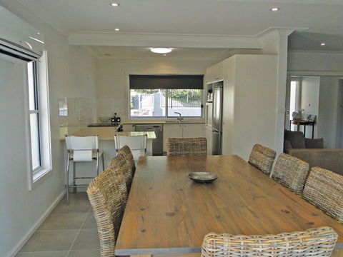 48 Government Road Nelson Bay - Access Via 7 Thompson Place - New Castle Holiday 2