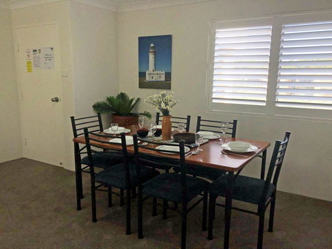 5 'Intrepid' 3 Intrepid Close - Perfect Beachfront Location - New Castle Holiday 3