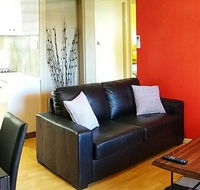 5 min walk to City Center - New Castle Holiday
