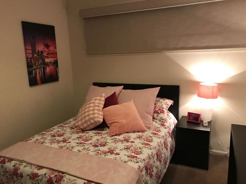 5 Star Room With Own Bathroom - Singles, Couples, Families Or Executives - New Castle Holiday 0