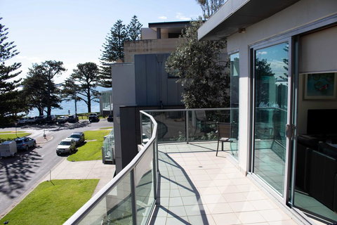 507 At The Waves - New Castle Holiday 2