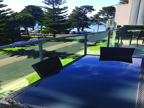 507 At The Waves - New Castle Holiday 0