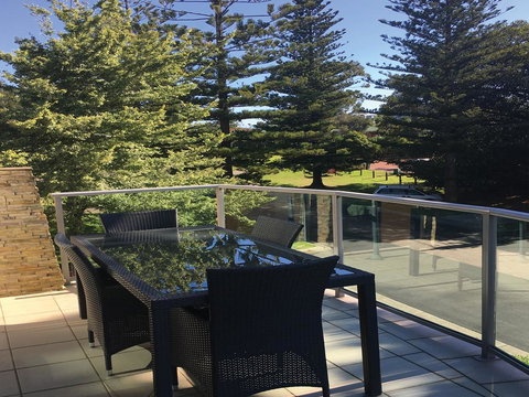 507 At The Waves - New Castle Holiday 1