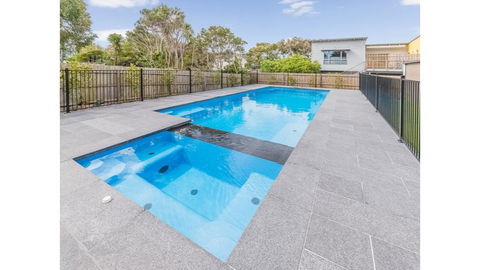 52 ON BAYVIEW - PET FRIENDLY (OUTSIDE ONLY) - New Castle Holiday 0