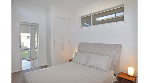 52 ON BAYVIEW - PET FRIENDLY (OUTSIDE ONLY) - New Castle Holiday 1