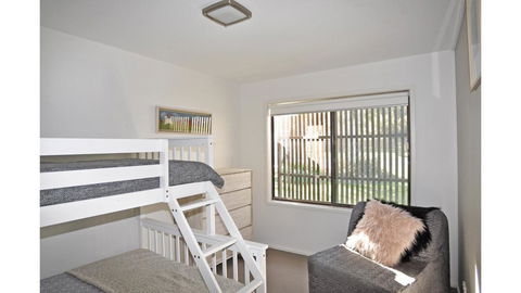 52 ON BAYVIEW - PET FRIENDLY (OUTSIDE ONLY) - New Castle Holiday 3