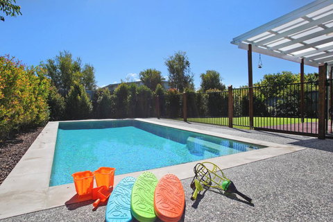 53 Northbeach Place, Mudjimba - New Castle Holiday 3