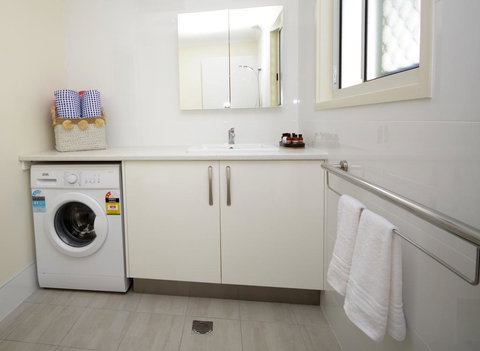 545 Esplanade - New Castle Holiday 1