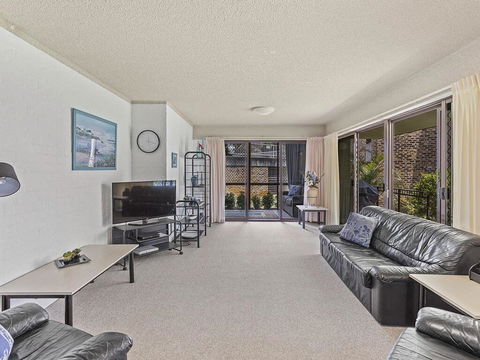 56 'Bay Parklands', 2 Gowrie Ave - Ground Floor, Air Conditioned & Foxtel - New Castle Holiday 1