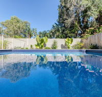 59 Banksia Avenue Coolum Beach - Pet Friendly Linen included 500 BOND - New Castle Holiday