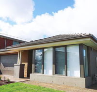 5Bed 2Bath Family House in Werribee - New Castle Holiday