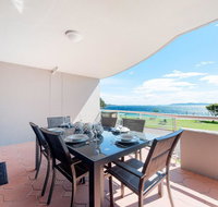 6 'FLORENTINE' 11 COLUMBIA CLOSE - STUNNING UNIT WITH SENSATIONAL VIEWS - New Castle Holiday