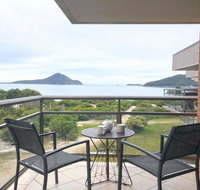 6 'Intrepid' 3 Intrepid Close - right on the waterfront - New Castle Holiday