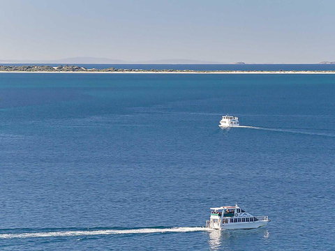 6 'Skyline' 12 Thurlow Avenue - Foxtel & Aircon - New Castle Holiday 3