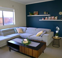 6 Bedrooms Contemporary Big House at Pakenhem - New Castle Holiday