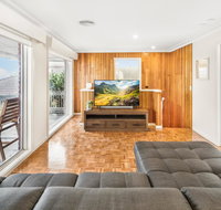 6-bed Oceanfront House with Jacuzzi Games Parking - New Castle Holiday