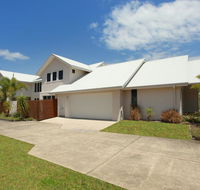 60 Beachway Parade Marcoola 500 BOND Linen supplied - New Castle Holiday