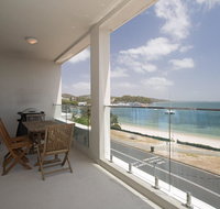 7 'Bayview Towers' 15 Victoria Parade - stunning unit with fabulous views - New Castle Holiday
