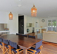 77 Butler Street Byron Bay - Lantana Beach House - New Castle Holiday