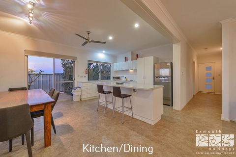 78 Madaffari Drive - PRIVATE JETTY And Pool - New Castle Holiday 2