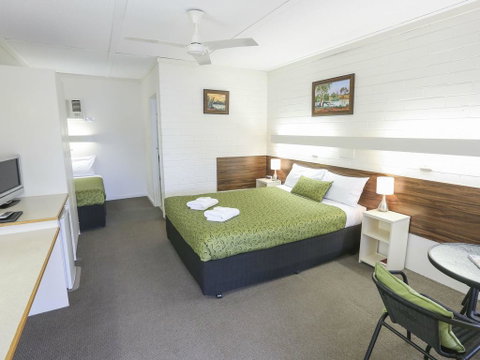 7th Street Motel - New Castle Holiday 3