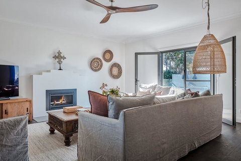 99 Acres Bangalow Retreat - New Castle Holiday 1