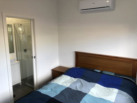 A Brand New Private Townhouse - New Castle Holiday 2