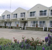 A Great Ocean View Motel - New Castle Holiday