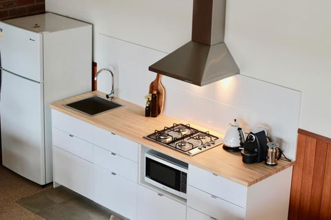 A Home Amongst The Gum Trees - New Castle Holiday 2
