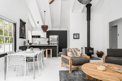 A PERFECT STAY - Black Star - New Castle Holiday 0