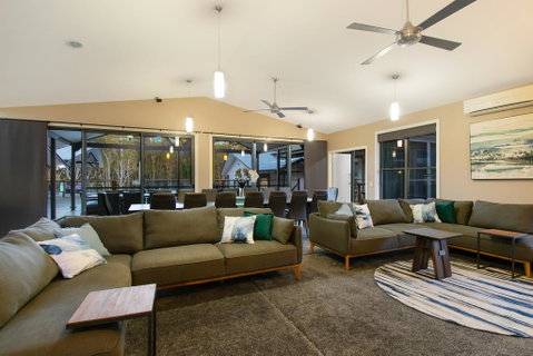 A PERFECT STAY - Lennox Unique Coastal Retreat - New Castle Holiday 3