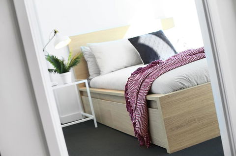 A Stylish CBD Apartment With A Stunning View - New Castle Holiday 2