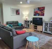 Abalone Guest Accommodation - New Castle Holiday