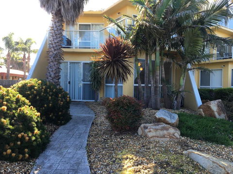 Abel Tasman On Esplanade - New Castle Holiday 0