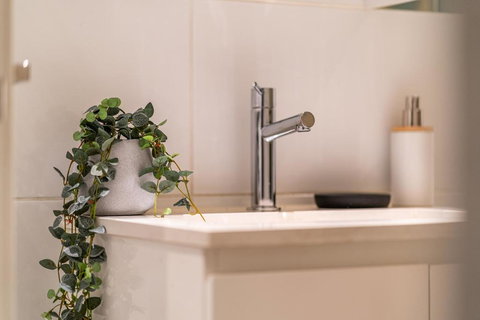 Above The Square On Hindmarsh-Pool - Gym - Carpark - New Castle Holiday 3