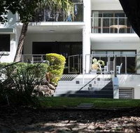 Absolute Beachfront - Mooloolaba - New Castle Holiday