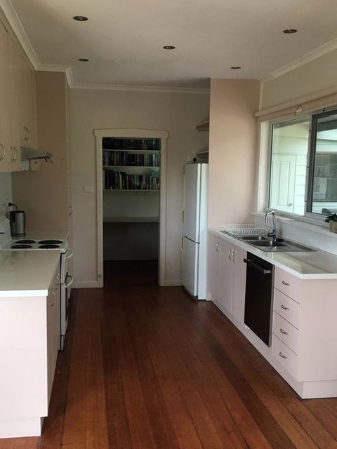 Absolute Waterfront - New Castle Holiday 3