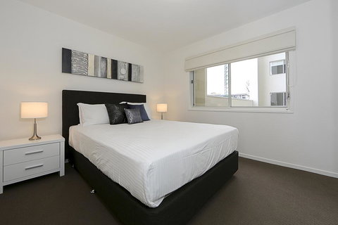 Accommodate Canberra - Braddon Apartments - New Castle Holiday 0