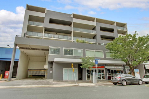 Accommodate Canberra - Braddon Apartments - New Castle Holiday 3