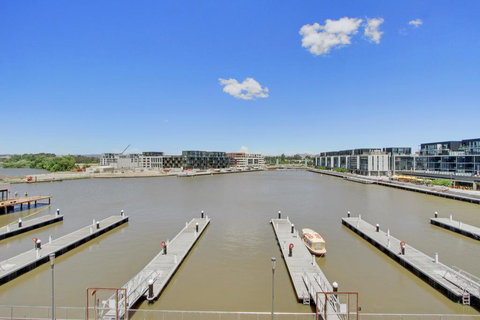 Accommodate Canberra - The Pier - New Castle Holiday 0