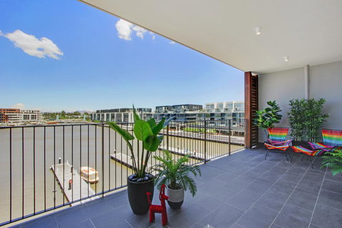 Accommodate Canberra - The Pier - New Castle Holiday 1