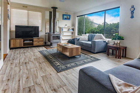 ACOULLVIEW - New Castle Holiday 2